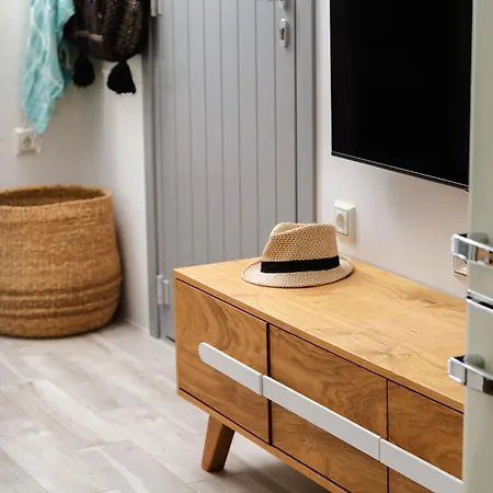 Sea La Vie Apartment, Steps From The Apartamento