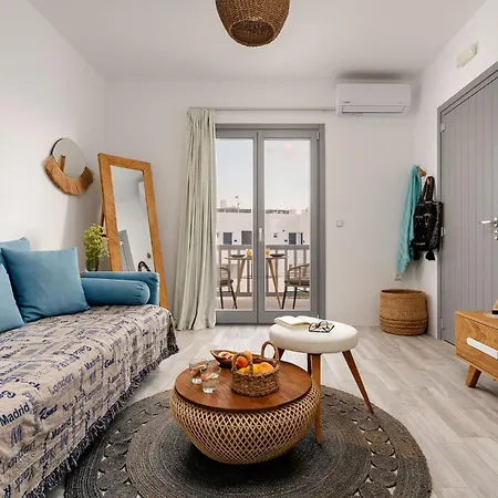 Sea La Vie Apartment, Steps From The